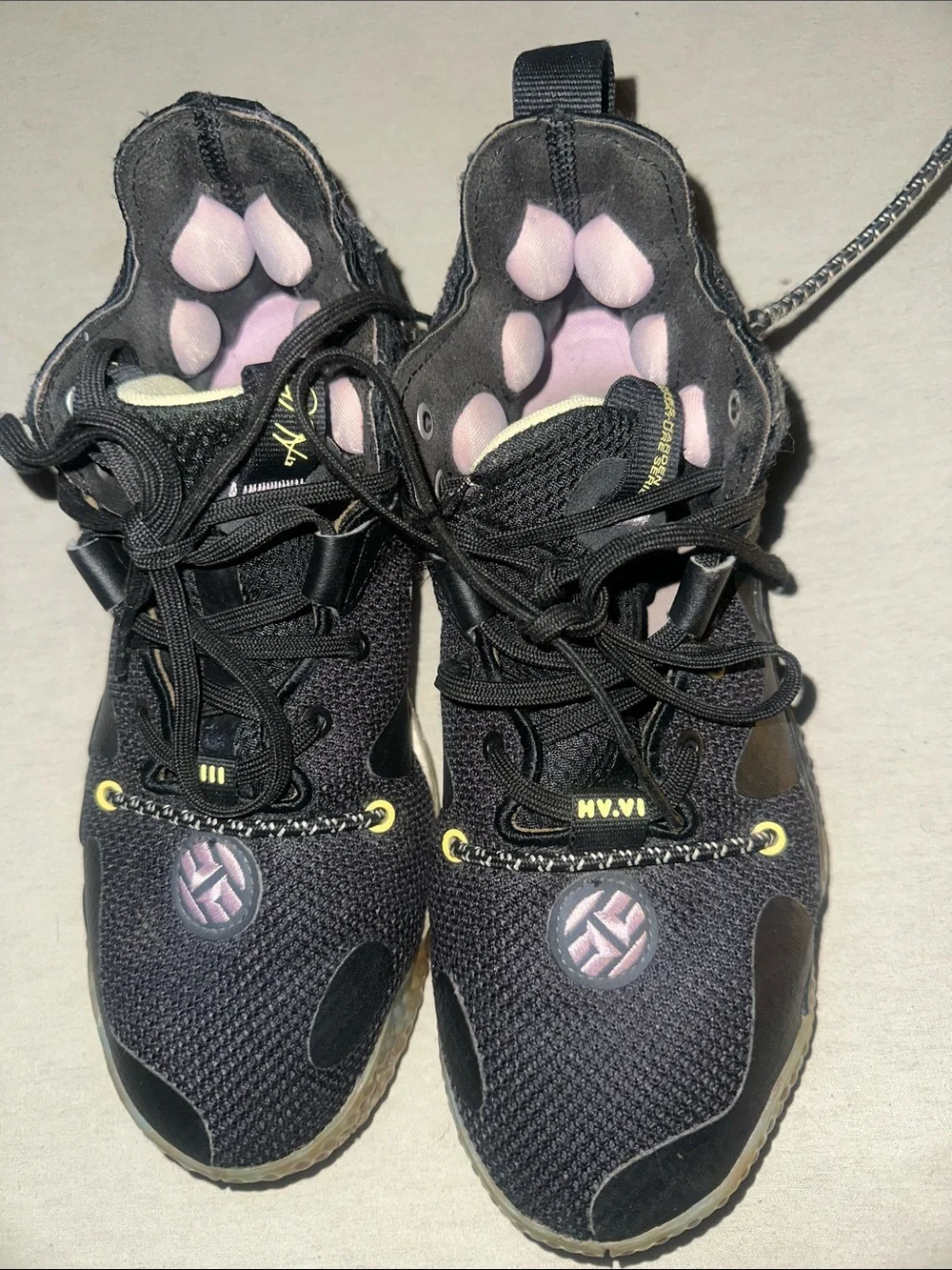 Mens Size 7 Adidas Black Sneakers with Pink Inner Accents